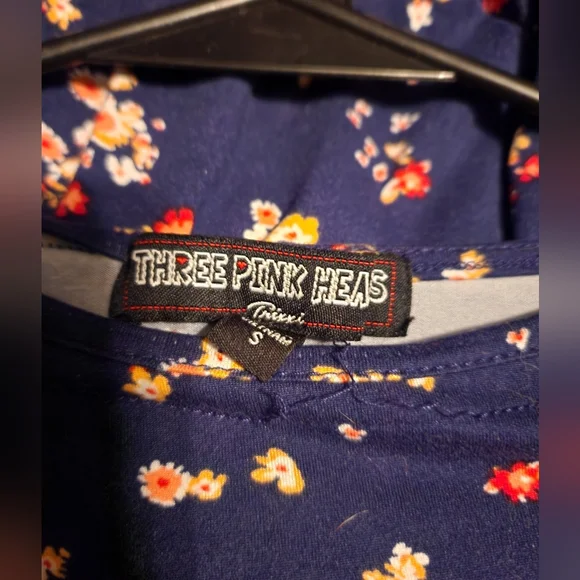 Girls size S flor dress - Picture 2 of 2